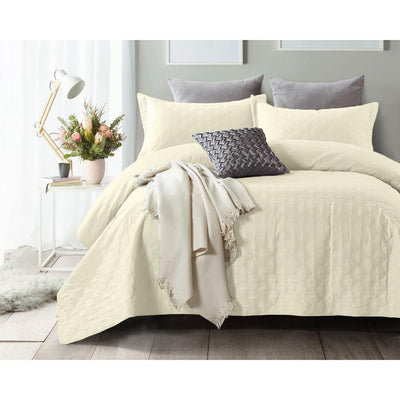 Chrone Bedsprei - Creme - Budget-Bed.nl